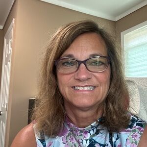 Meet your Posher, Rowena